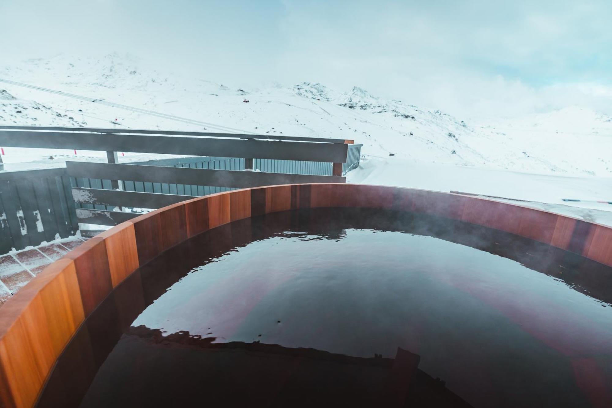 Fahrenheit Seven Hotel
